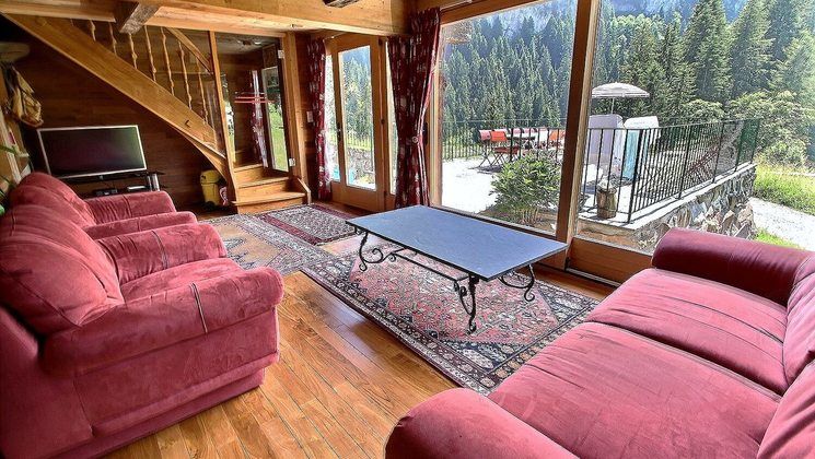 FOR SALE 5.5 ROOM APARTMENT IN AN AUTHENTIC CHALET